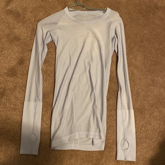 Lululemon swiftly tech tops (set of 4) - Picture 2 of 5